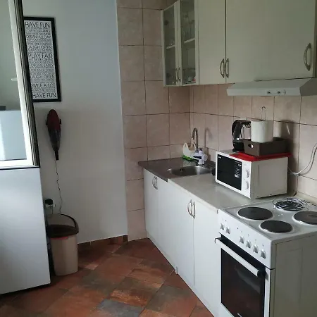 Dora Apartmán *